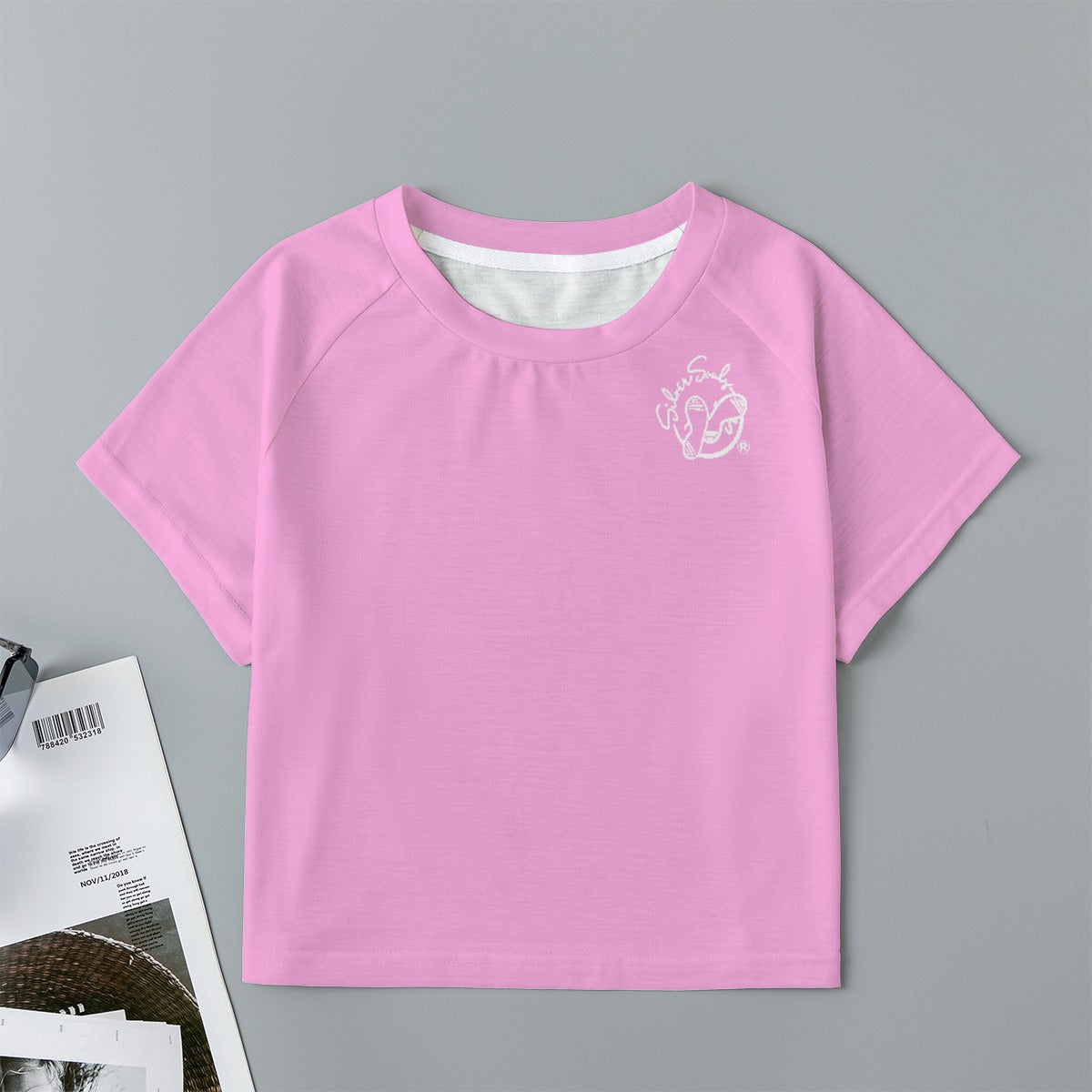 Eco-friendly  All-Over Print Women's cropped Raglan T-shirt With Short Sleeve